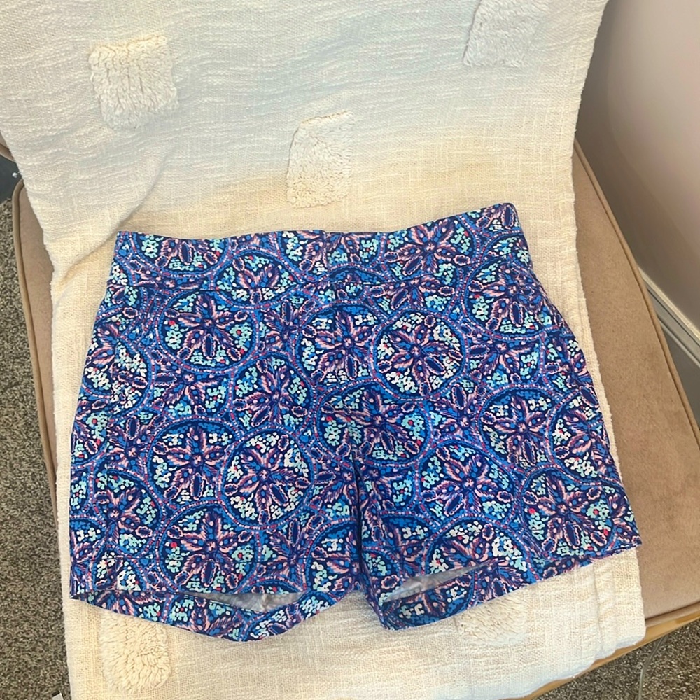 vineyard vines beach print shorts!!